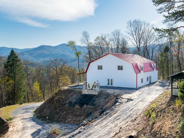 Majors Estate: 1610 Perth Rd, Clyde, NC 28721